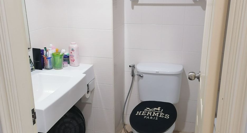 For sale 1 bed condo in Thon Buri, Bangkok