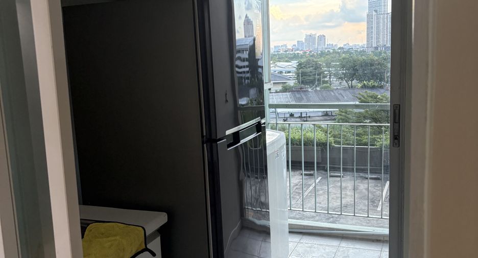For sale 1 bed condo in Huai Khwang, Bangkok