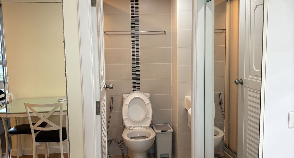 For sale 1 bed condo in Huai Khwang, Bangkok