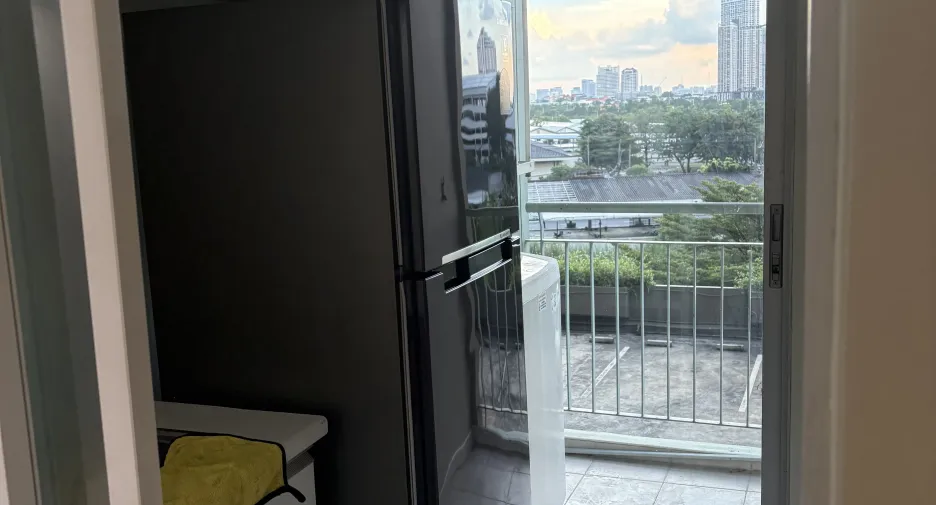 For sale 1 bed condo in Huai Khwang, Bangkok