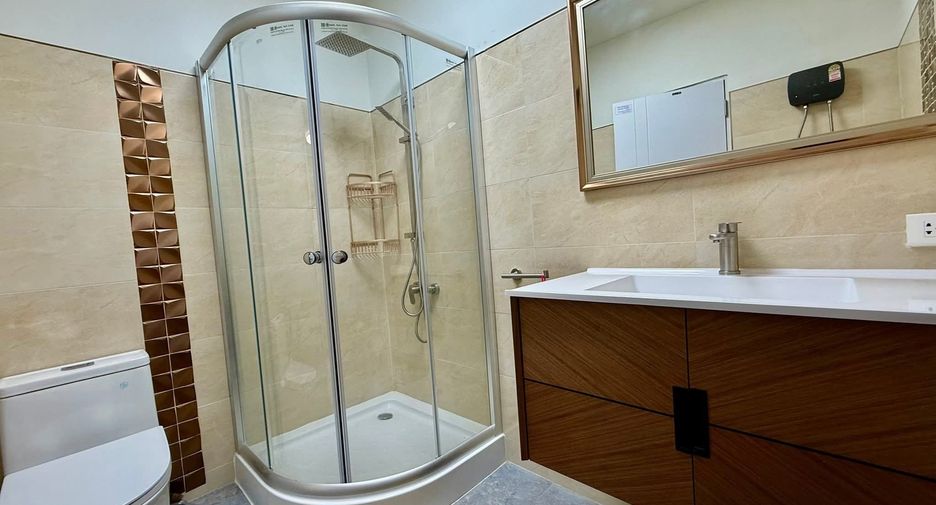 For sale 4 bedrooms villa in Bang Lamung, Chonburi