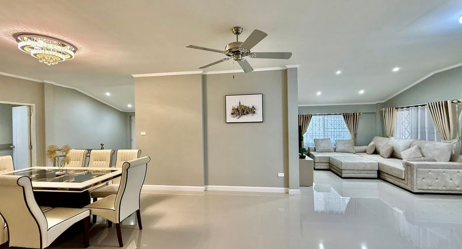 For sale 4 bedrooms villa in Bang Lamung, Chonburi