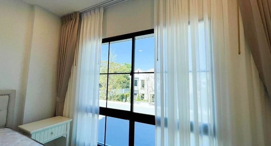 For sale 4 bedrooms house in Saphan Sung, Bangkok