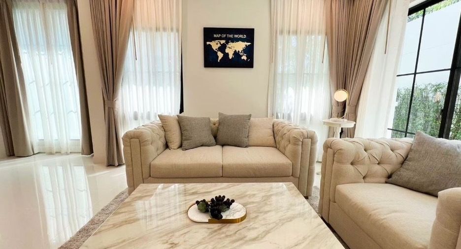 For sale 4 bedrooms house in Saphan Sung, Bangkok
