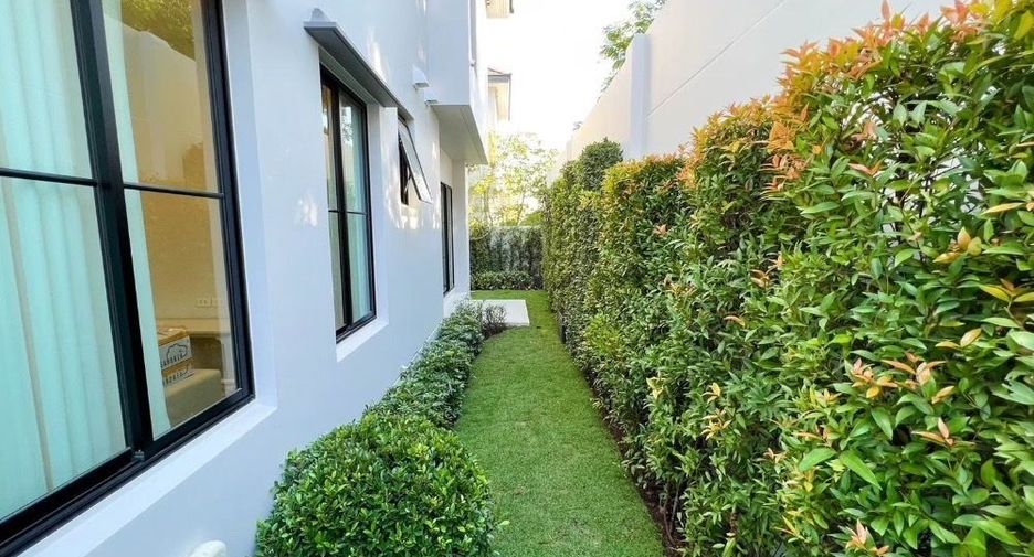 For sale 4 bedrooms house in Saphan Sung, Bangkok