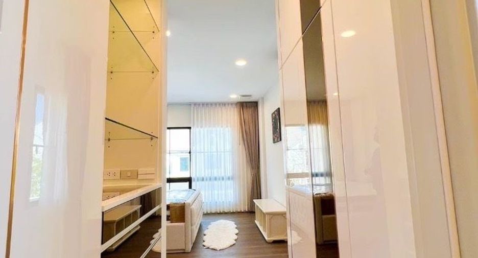 For sale 4 bedrooms house in Saphan Sung, Bangkok