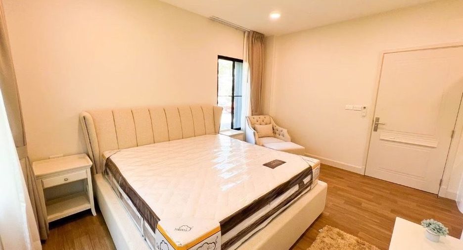 For sale 4 bedrooms house in Saphan Sung, Bangkok