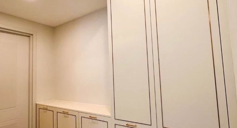 For sale 4 bedrooms house in Saphan Sung, Bangkok