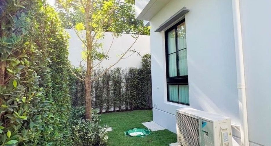 For sale 4 bedrooms house in Saphan Sung, Bangkok