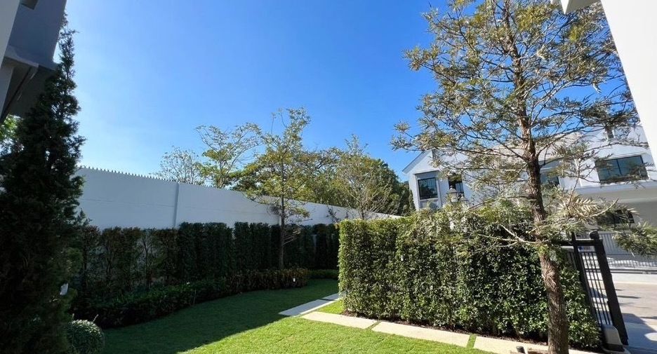 For sale 4 bedrooms house in Saphan Sung, Bangkok
