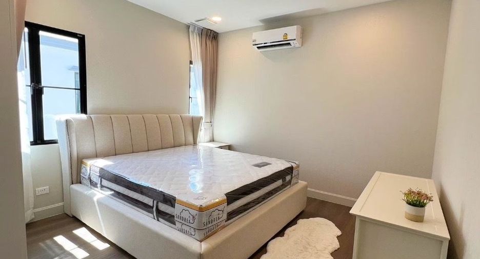 For sale 4 bedrooms house in Saphan Sung, Bangkok