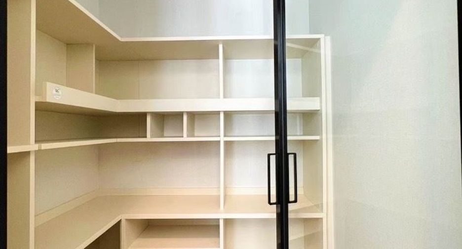 For sale 4 bedrooms house in Saphan Sung, Bangkok