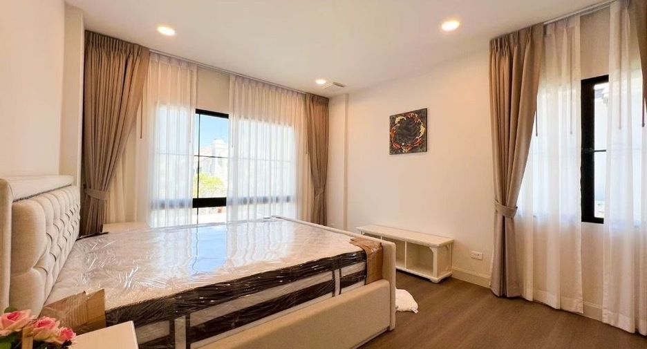 For sale 4 bedrooms house in Saphan Sung, Bangkok