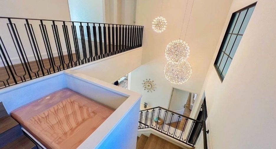For sale 4 bedrooms house in Saphan Sung, Bangkok