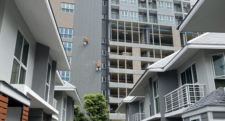 For sale 12 bedrooms hotel in Mueang Samut Prakan, Samut Prakan