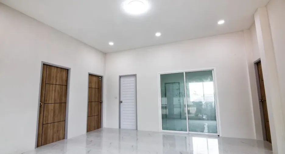 For sale 3 bedrooms house in Phanat Nikhom, Chonburi