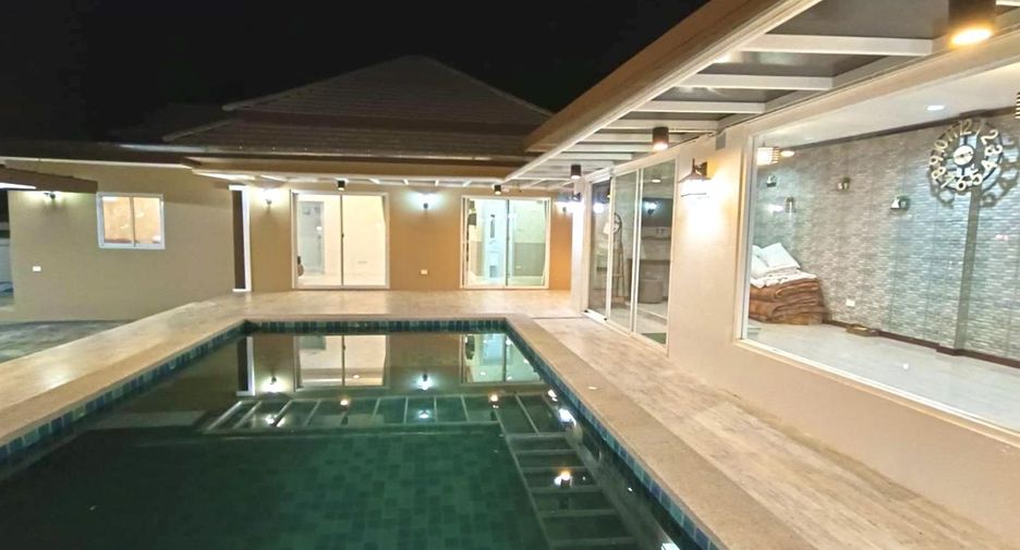 For sale 4 bedrooms villa in Hua Hin, Prachuap Khiri Khan
