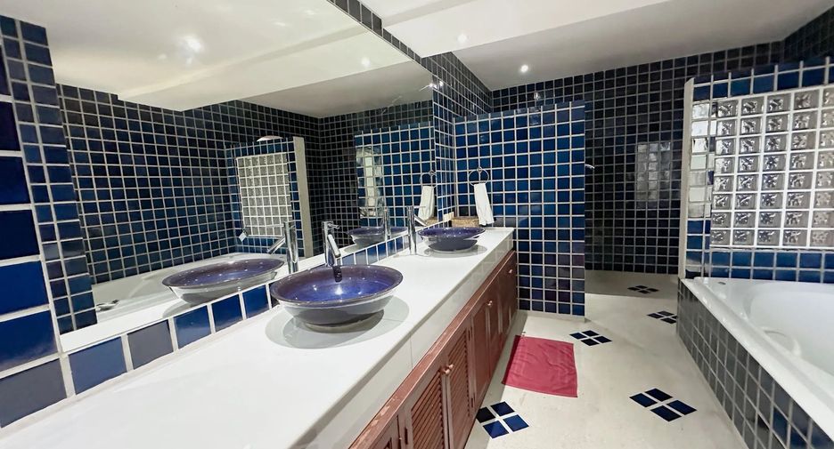 For sale 4 bedrooms villa in Kathu, Phuket