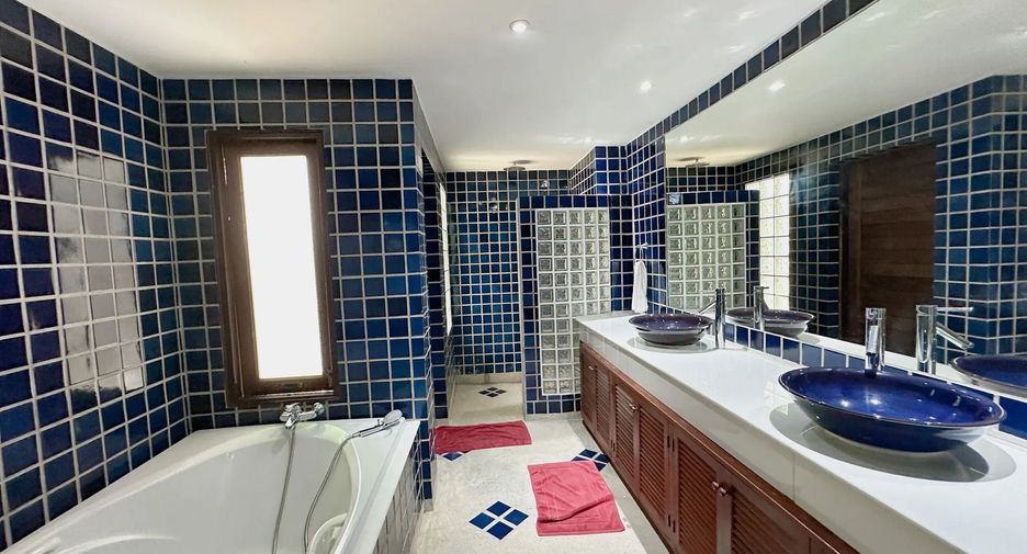 For sale 4 bedrooms villa in Kathu, Phuket