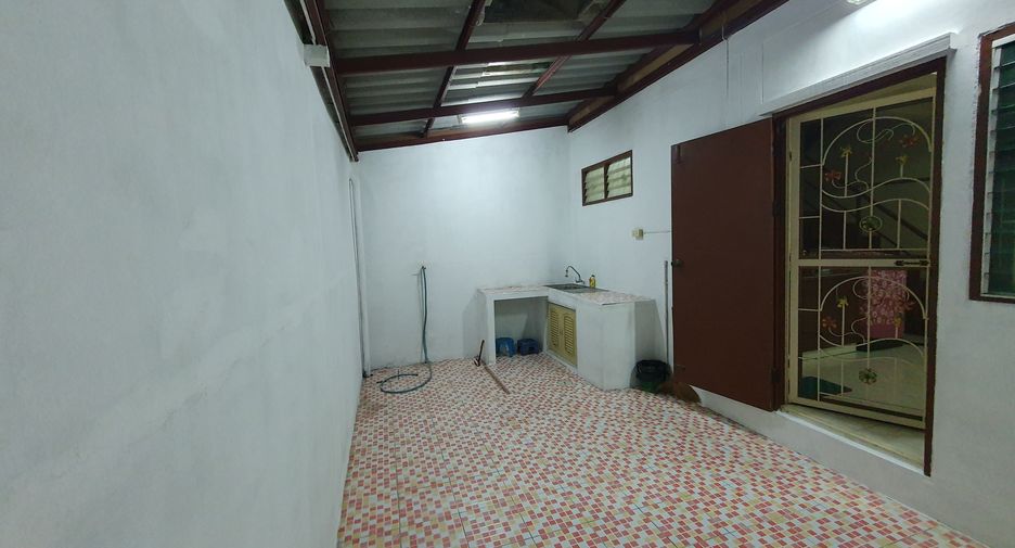 Casa adosada en alquiler de 3 habitaciones en Mueang Saraburi, Saraburi