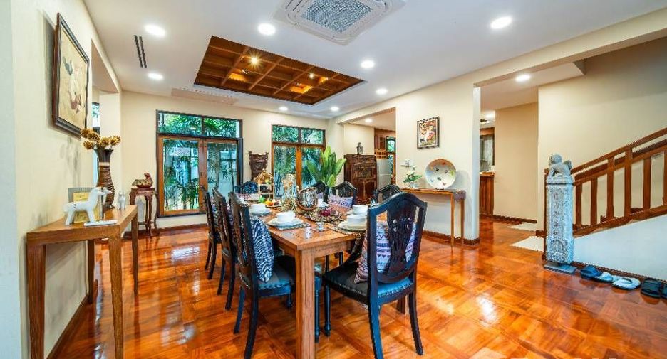For sale 3 bedrooms villa in Na Jomtien, Pattaya