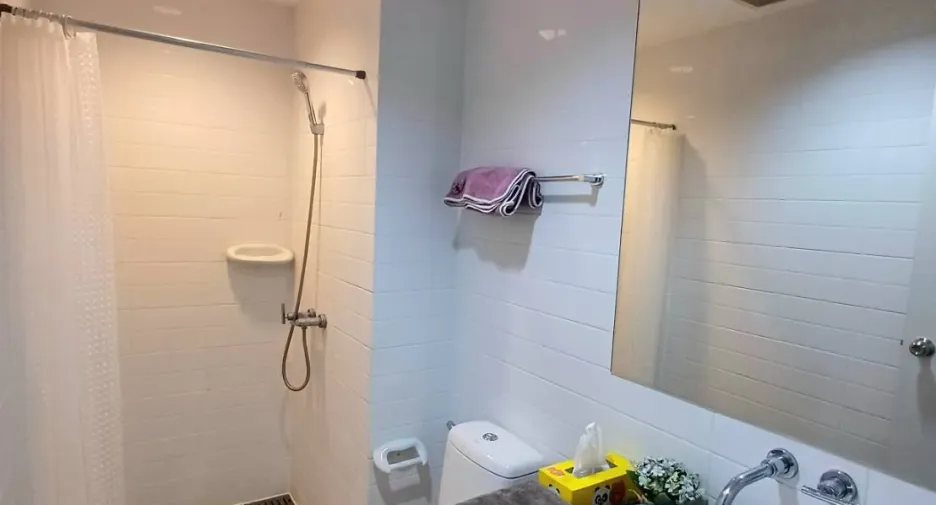 For sale studio condo in Bang Na, Bangkok