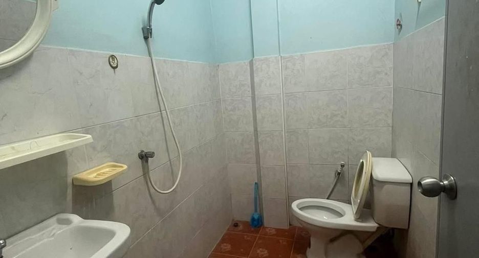 For rent 5 bedrooms retail Space in Bang Lamung, Chonburi