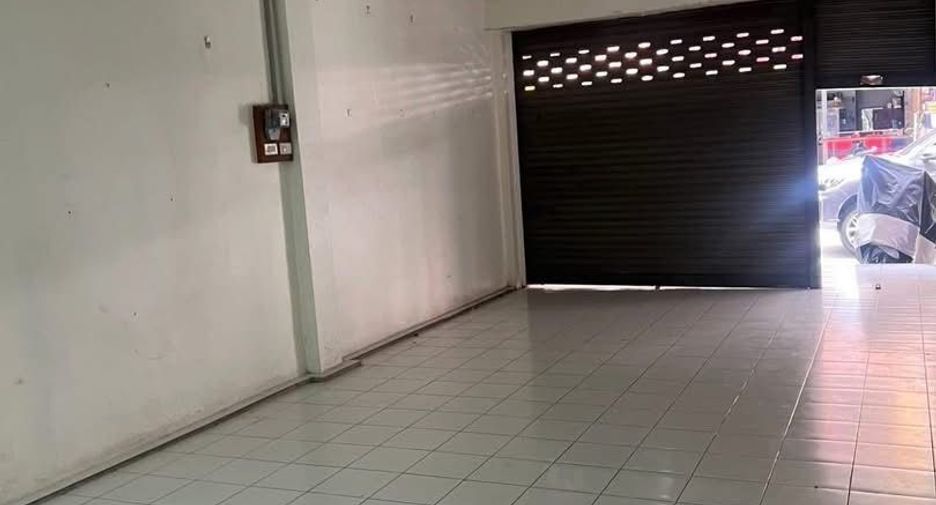 For rent 5 bedrooms retail Space in Bang Lamung, Chonburi