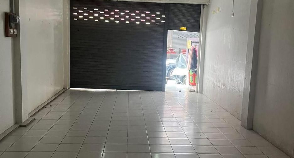 For rent 5 bedrooms retail Space in Bang Lamung, Chonburi