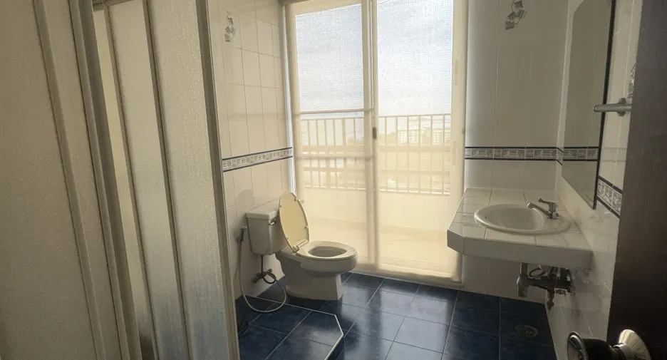 For sale 2 bedrooms condo in Si Racha, Chonburi