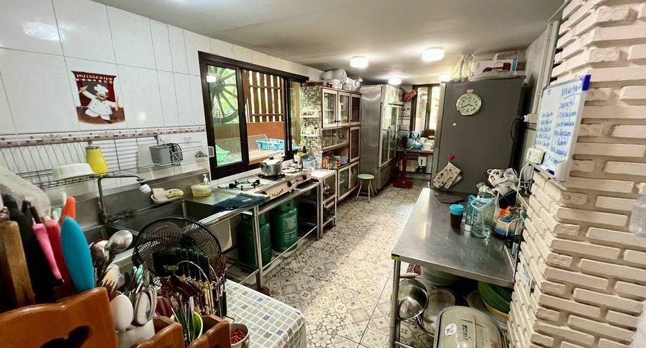 Продажа и аренда 3 спальни дом в Бангкок Нои, Бангкок