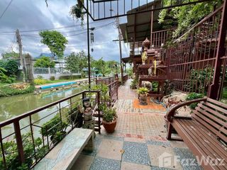 For sale and for rent 3 bedrooms house in Bangkok Noi, Bangkok