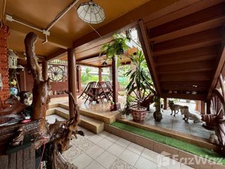 For sale and for rent 3 bedrooms house in Bangkok Noi, Bangkok
