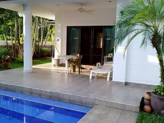 À vendre 5 chambres villa à Mueang Phuket, Phuket