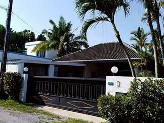 À vendre 5 chambres villa à Mueang Phuket, Phuket