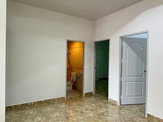 Casa adosada en alquiler de 2 habitaciones en Bang Lamung, Chonburi