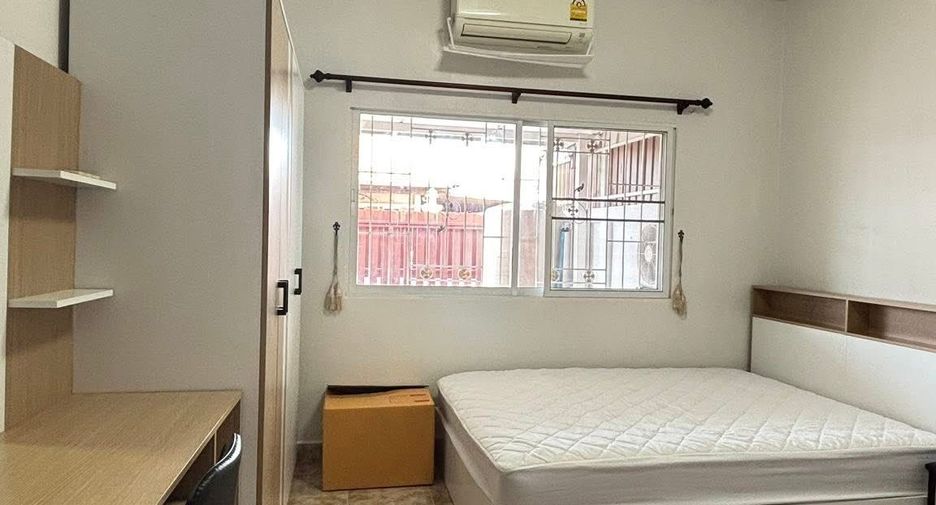 For rent 2 bedrooms townhouse in Bang Lamung, Chonburi