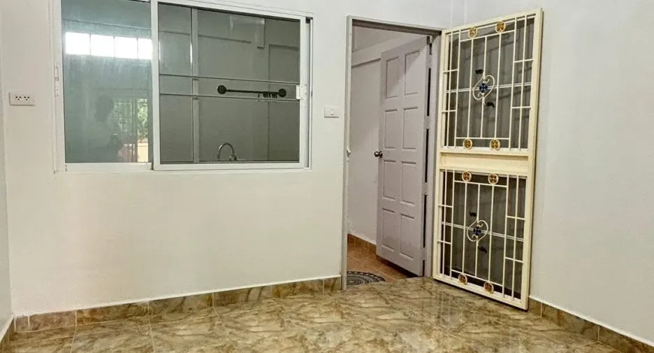 For rent 2 bedrooms townhouse in Bang Lamung, Chonburi