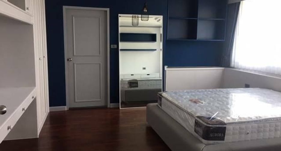 For sale 3 bedrooms condo in Watthana, Bangkok