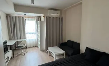 Condo en venta y en alquiler de estudio en Huai Khwang, Bangkok