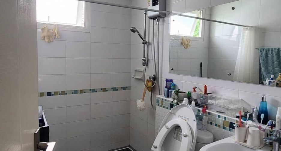 For sale 3 bedrooms house in Khlong Sam Wa, Bangkok
