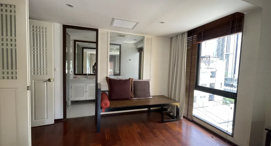 For sale 2 bedrooms condo in Pathum Wan, Bangkok