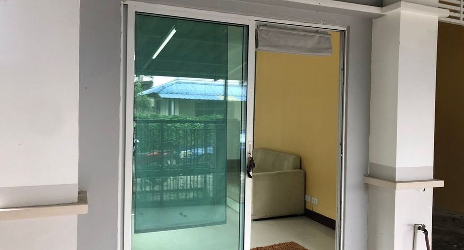 For rent 3 bedrooms townhouse in Thalang, Phuket