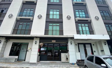 For sale and for rent office in Wang Thonglang, Bangkok
