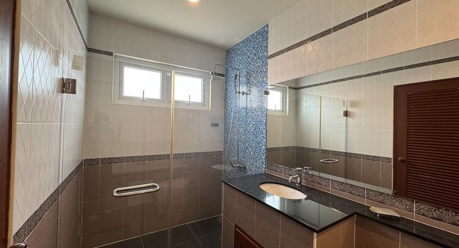 For rent 3 bedrooms house in Bang Lamung, Chonburi