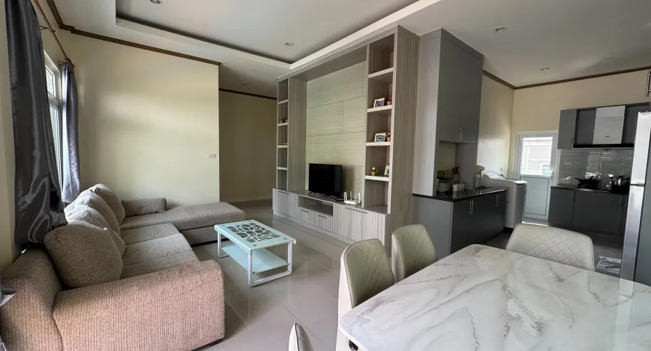Haus zur Miete mit 3 Zimmer in Bang Lamung, Chonburi