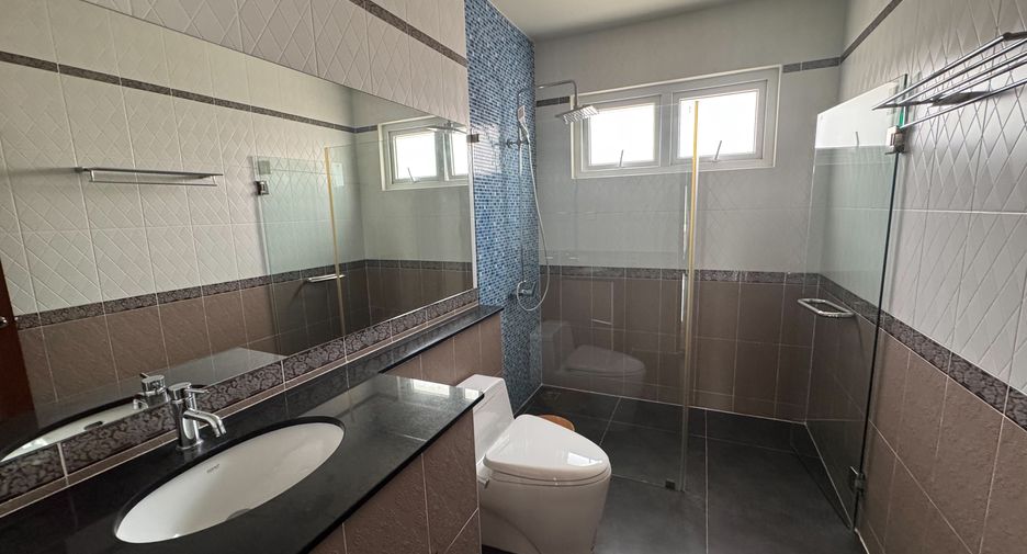 For rent 3 bedrooms house in Bang Lamung, Chonburi