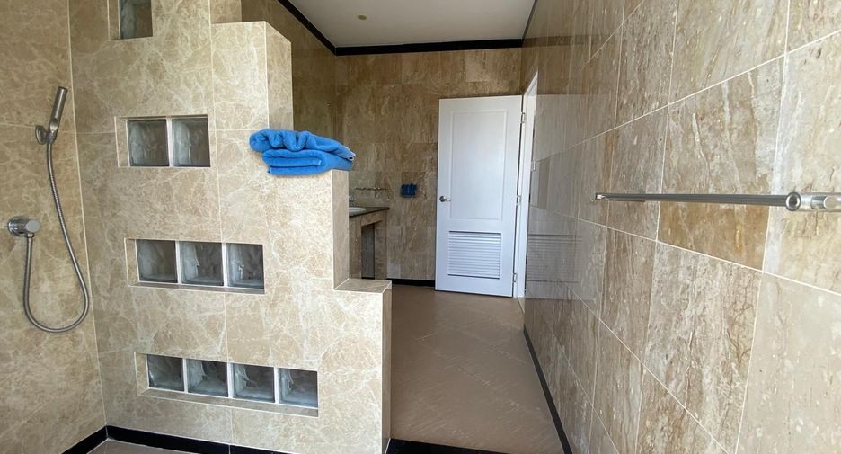 Wohnung zur Miete mit 3 Zimmer in Bang Lamung, Chonburi