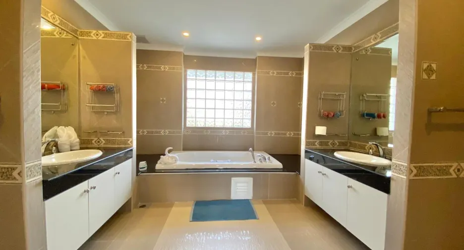 Wohnung zur Miete mit 3 Zimmer in Bang Lamung, Chonburi