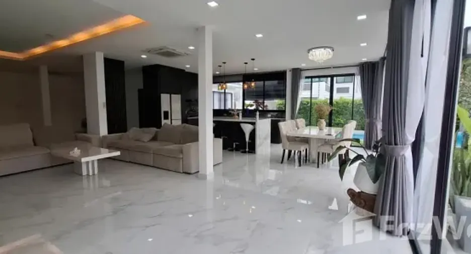 For sale 4 bedrooms house in Bang Lamung, Chonburi